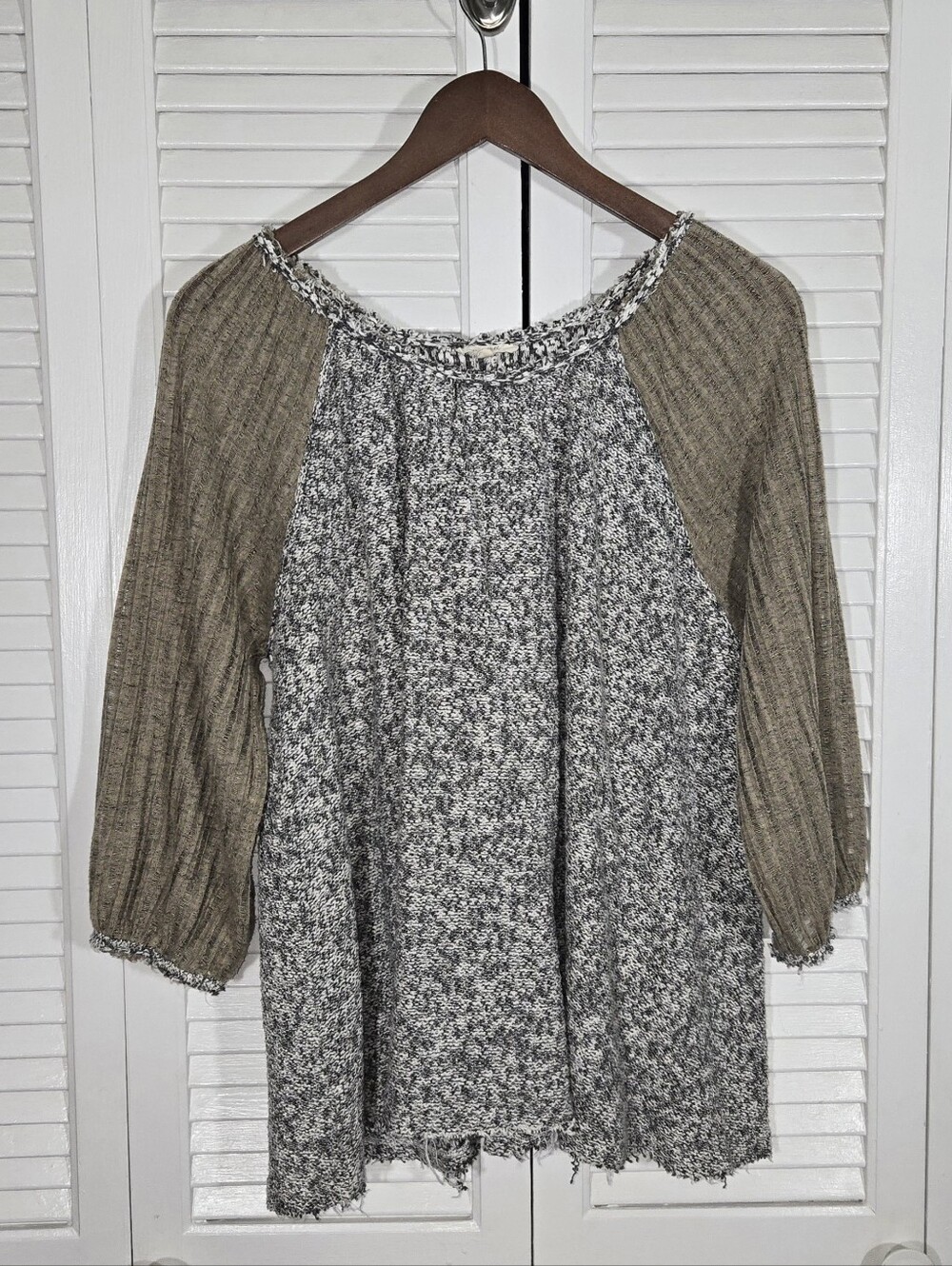 Mystree Long Sleeve Knit Boho Mixed Media Design Speckled Ribbed Raglan Top M